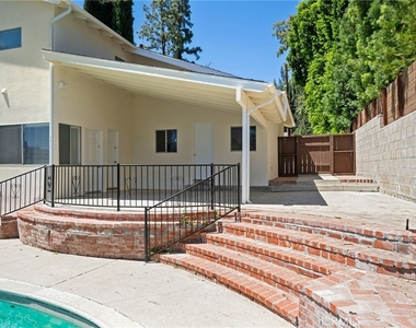 21816 Providencia Street - Photo Thumbnail 28