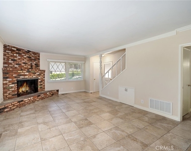 21816 Providencia Street - Photo Thumbnail 11
