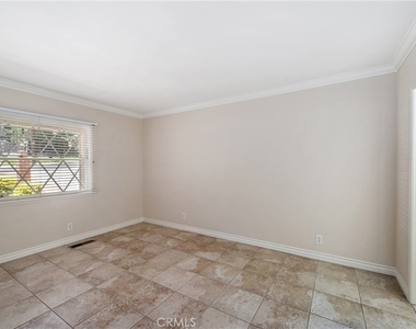 21816 Providencia Street - Photo Thumbnail 12