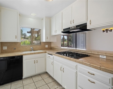 21816 Providencia Street - Photo Thumbnail 21
