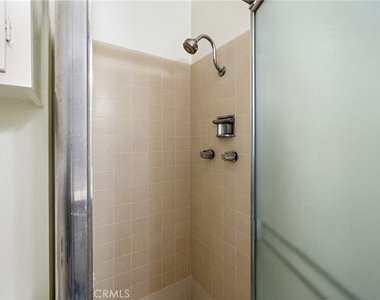 21816 Providencia Street - Photo Thumbnail 15