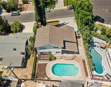 21816 Providencia Street - Photo Thumbnail 4