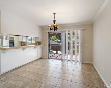 21816 Providencia Street - Photo Thumbnail 16