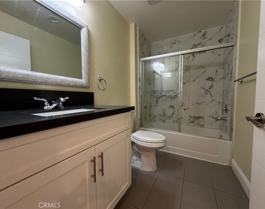14934 Burbank Boulevard - Photo Thumbnail 10
