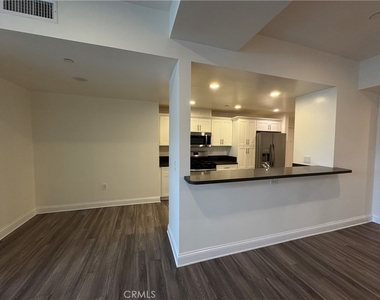 14934 Burbank Boulevard - Photo Thumbnail 9