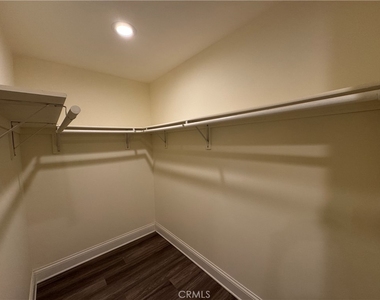 14934 Burbank Boulevard - Photo Thumbnail 17