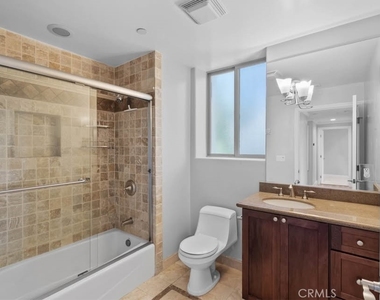 11280 La Maida Street - Photo Thumbnail 4