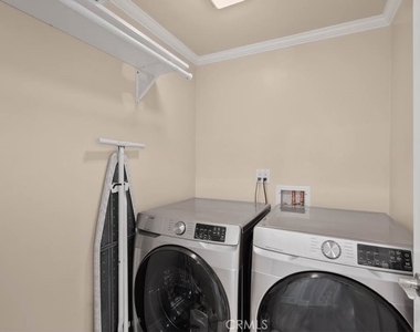11280 La Maida Street - Photo Thumbnail 9