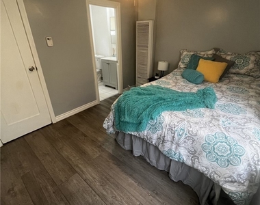 4520 S Normandie - Photo Thumbnail 6