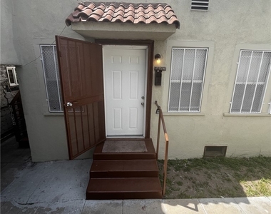 4520 S Normandie - Photo Thumbnail 5