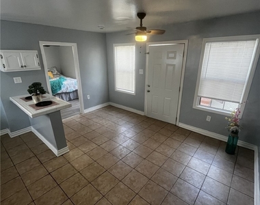 4520 S Normandie - Photo Thumbnail 4