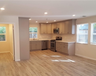634 West Highland Avenue - Photo Thumbnail 2