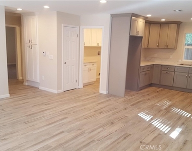 634 West Highland Avenue - Photo Thumbnail 3