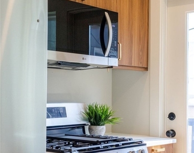 10 Esperanza Avenue - Photo Thumbnail 19