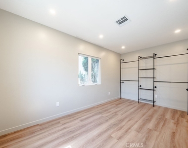 10 Esperanza Avenue - Photo Thumbnail 25