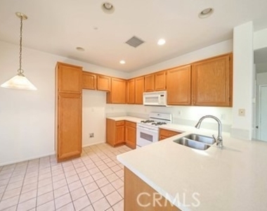 18 Veneto Lane - Photo Thumbnail 2