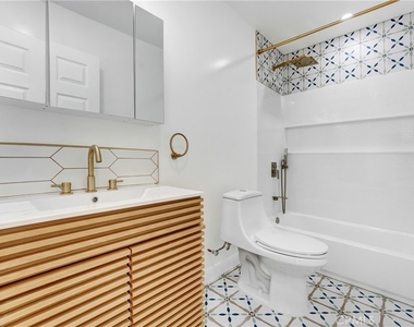 1146 West Blvd - Photo Thumbnail 4