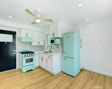 1146 West Blvd - Photo Thumbnail 5