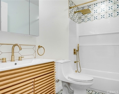 1146 West Blvd - Photo Thumbnail 3