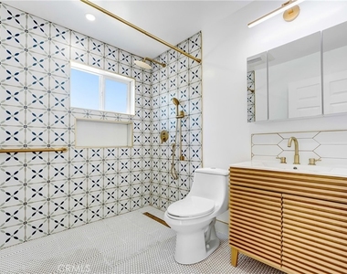 1146 West Blvd - Photo Thumbnail 6