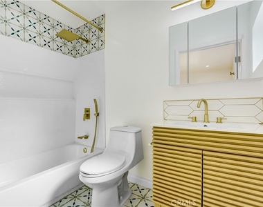 1146 West Blvd - Photo Thumbnail 10