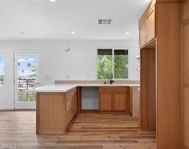 901 Micheltorena - Photo Thumbnail 8