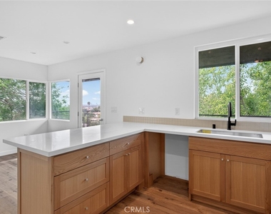 901 Micheltorena - Photo Thumbnail 11