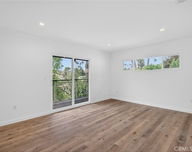 901 Micheltorena - Photo Thumbnail 17