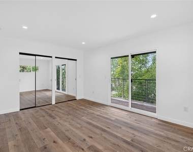 901 Micheltorena - Photo Thumbnail 18