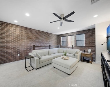 4963 Laurel Street - Photo Thumbnail 5