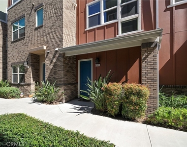 4963 Laurel Street - Photo Thumbnail 2