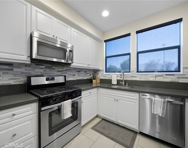 4963 Laurel Street - Photo Thumbnail 11