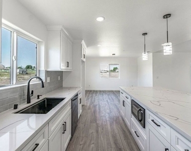 11548 11th Avenue - Photo Thumbnail 12