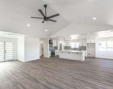 11548 11th Avenue - Photo Thumbnail 9