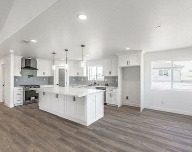 11548 11th Avenue - Photo Thumbnail 10