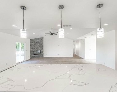 11548 11th Avenue - Photo Thumbnail 13