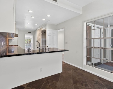 4346 Redwood Avenue - Photo Thumbnail 12