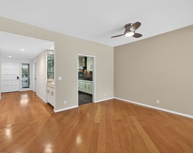 4346 Redwood Avenue - Photo Thumbnail 7