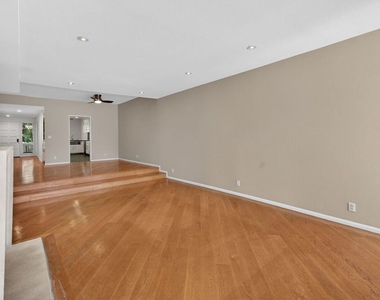 4346 Redwood Avenue - Photo Thumbnail 6