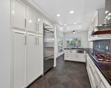 4346 Redwood Avenue - Photo Thumbnail 9