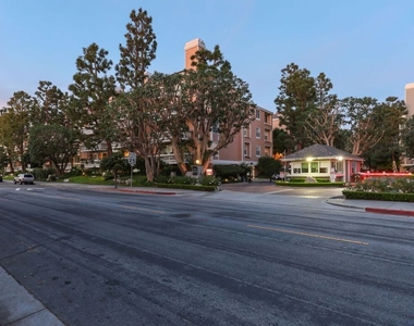4346 Redwood Avenue - Photo Thumbnail 30