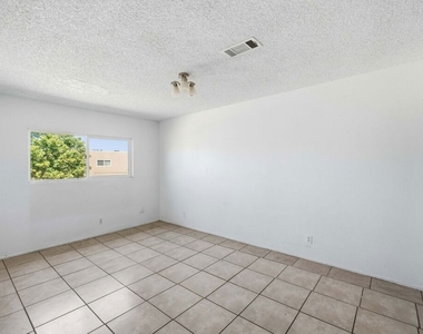 518 E Avenue Q4 - Photo Thumbnail 1