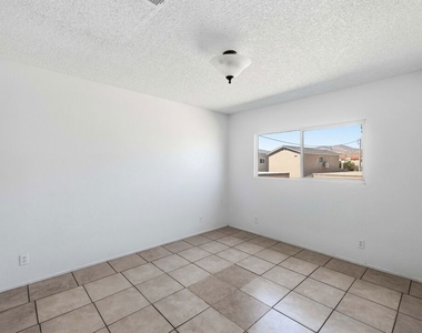 518 E Avenue Q4 - Photo Thumbnail 3