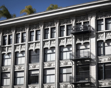 315 W 5th Street - Photo Thumbnail 12