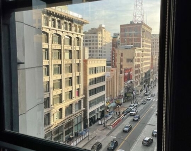 315 W 5th Street - Photo Thumbnail 6