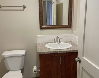 315 W 5th Street - Photo Thumbnail 5