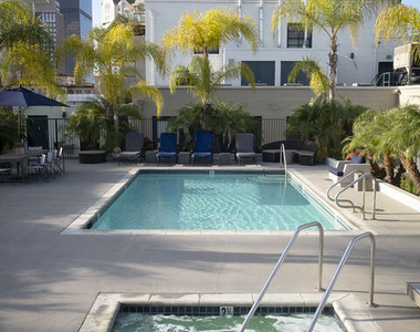 315 W 5th Street - Photo Thumbnail 16