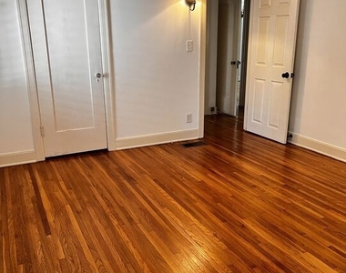 153 N Irving Boulevard - Photo Thumbnail 4