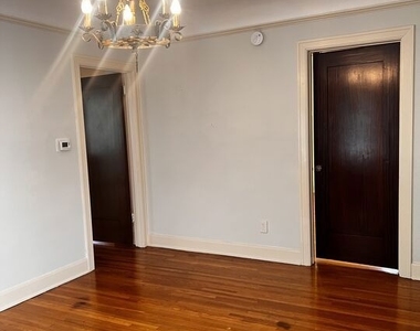 153 N Irving Boulevard - Photo Thumbnail 3