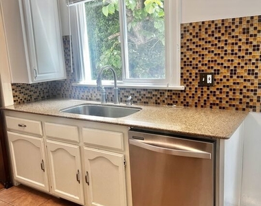 153 N Irving Boulevard - Photo Thumbnail 6